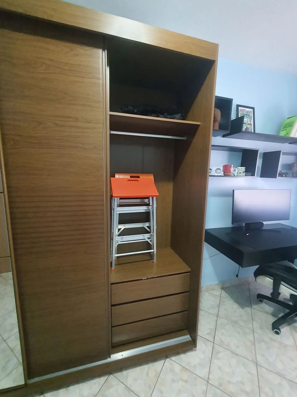 Guarda-Roupa de casal com espelho - Foto 4