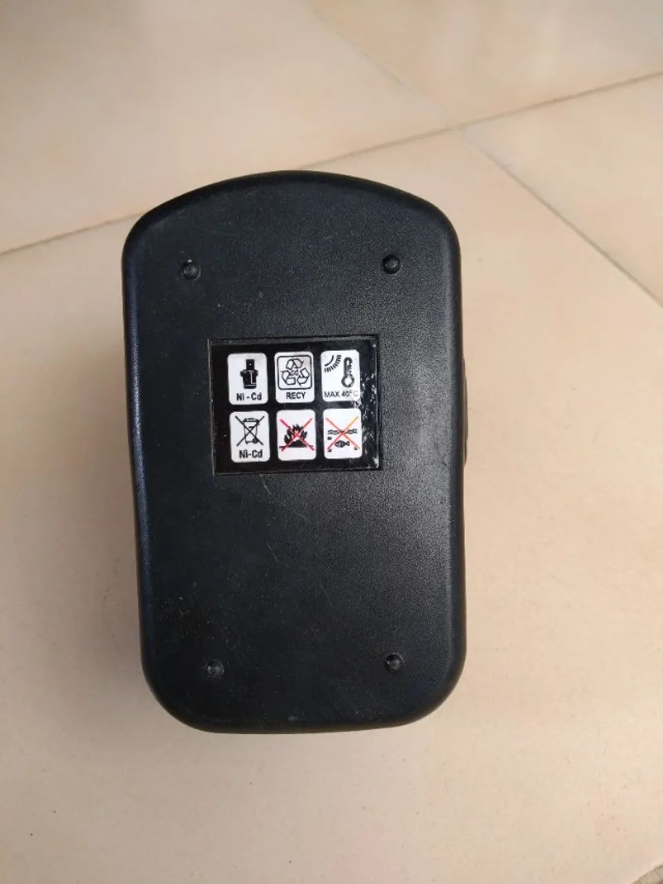 Carcaça de bateria da Parafusadeira Black + Decker CD121 Tipo 1 - Foto 5