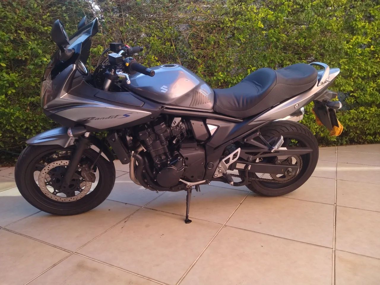 Suzuki Bandit 650s 2011
