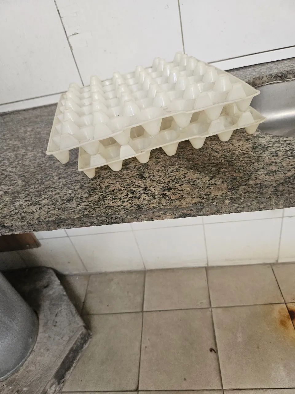 Porta Ovos de Plástico Resistente - Para Restaurantes e Cozinhas