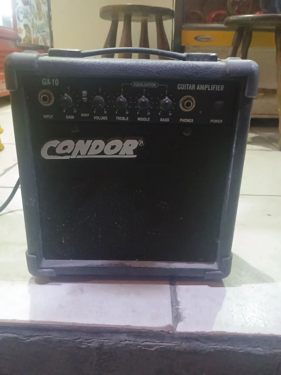 Amplificador de Guitarra Condor GX-10 com cabo P2 pra celular