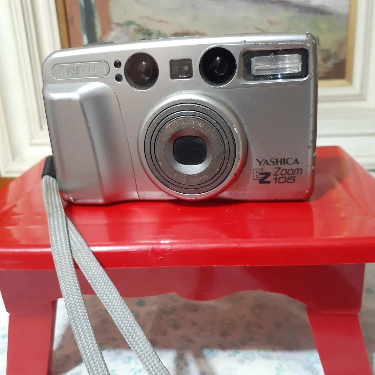 Câmera YASHICA EZ Zoom 105