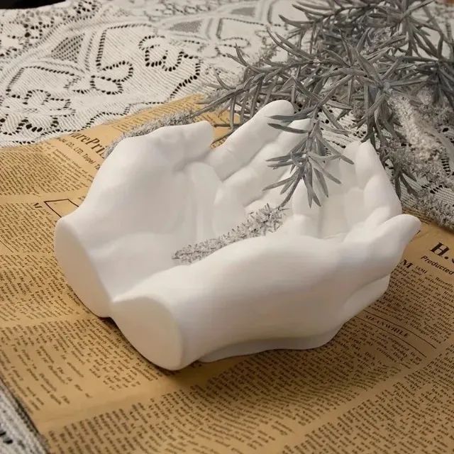 Mãos em gesso porta jóias objetos ou leguminosas e para decoração tamanho 15x16cm  - Foto 6