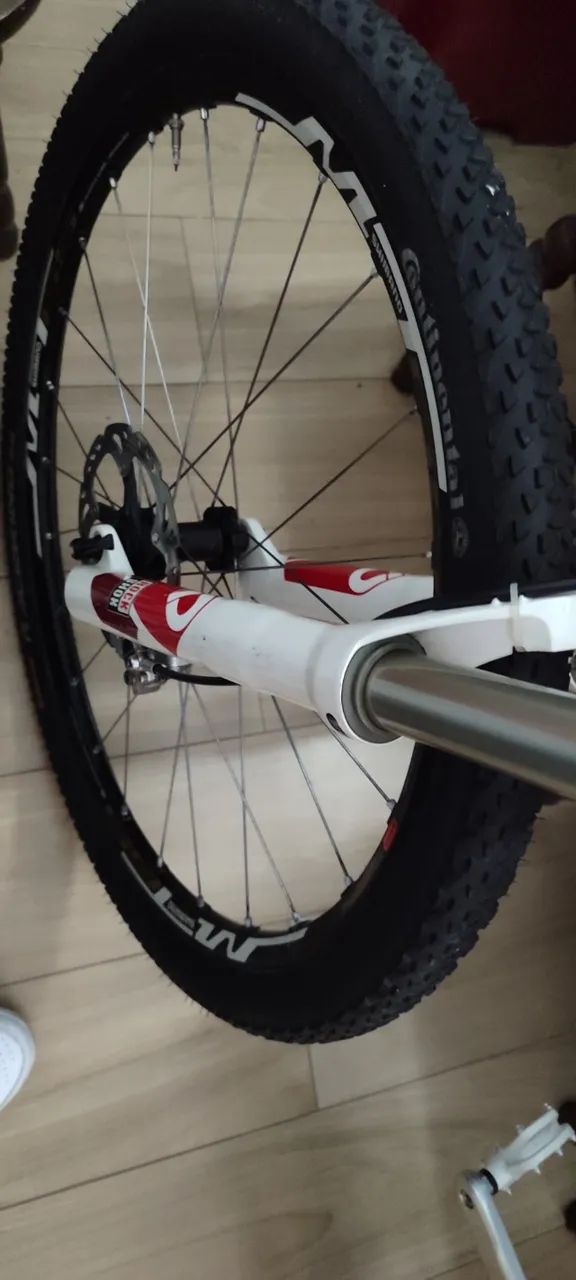 Bike GT Carbono Zaskar Expert Deore XT 27v - Aro 26 - Importada