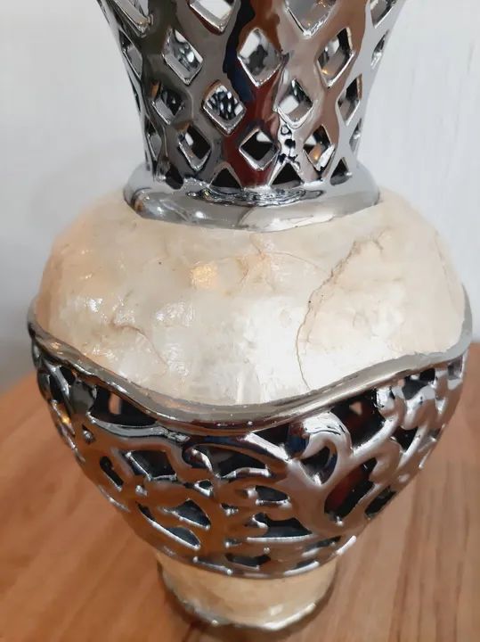 Vaso Decorativo de Cerâmica com Detalhes em Prata - Foto 2