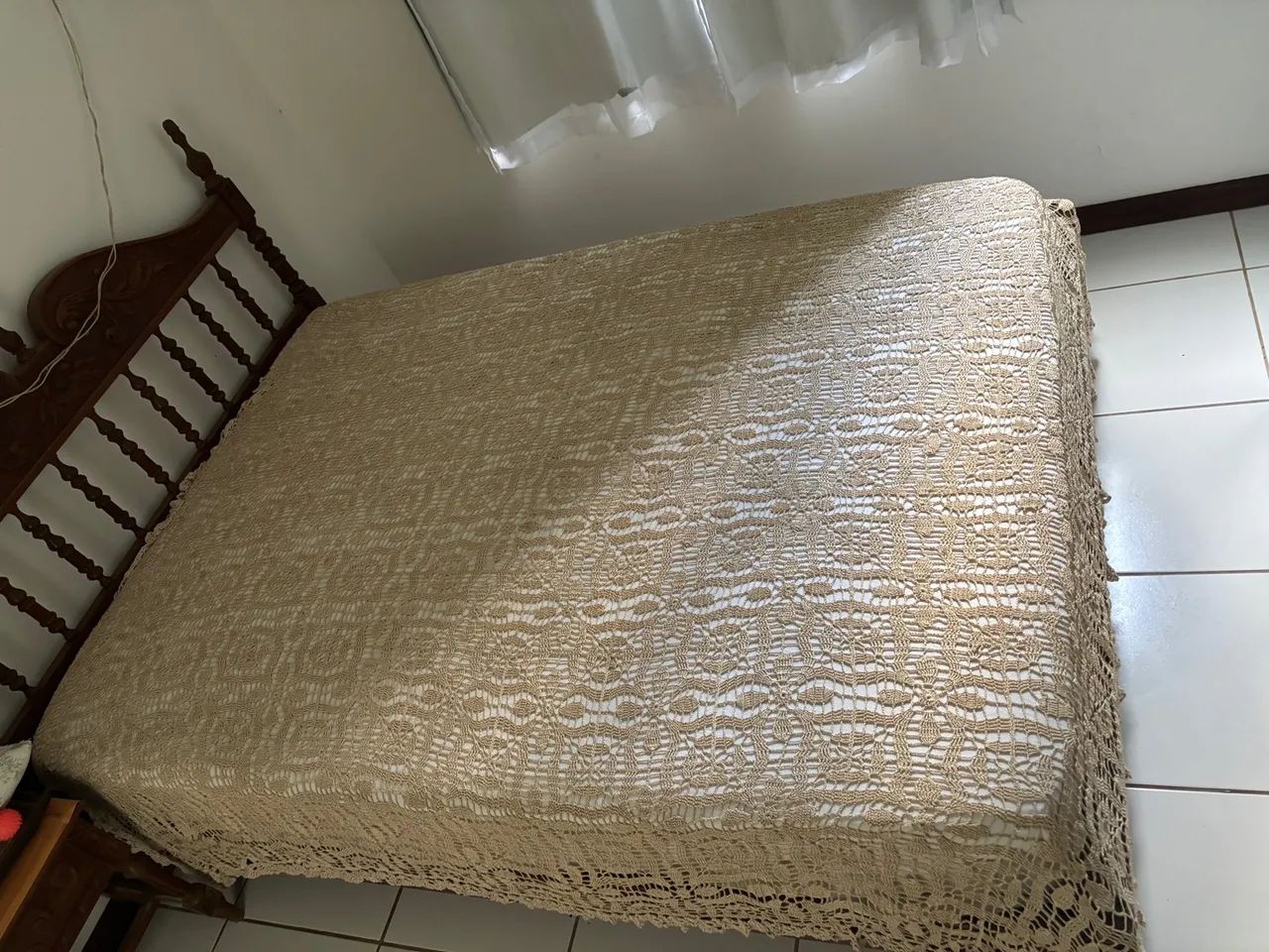 Conjunto de Colcha de casal e toalha de mesa em crochê  - Foto 4