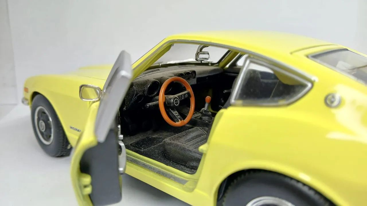 Miniatura Datsun 240z 1971 - 1/18 Maisto - Hobbies e coleções