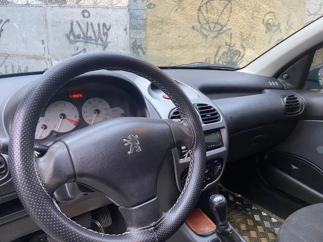 Peugeot 206 1.4 único dono carro de garagem  impecavel