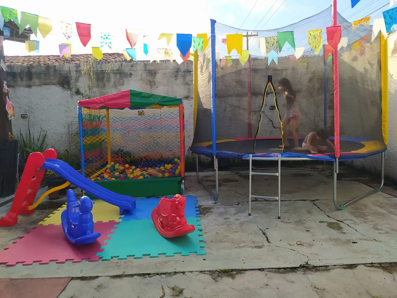 Aluguel de pula pula - Trampolim, Piscina de Bolinhas e Mais!