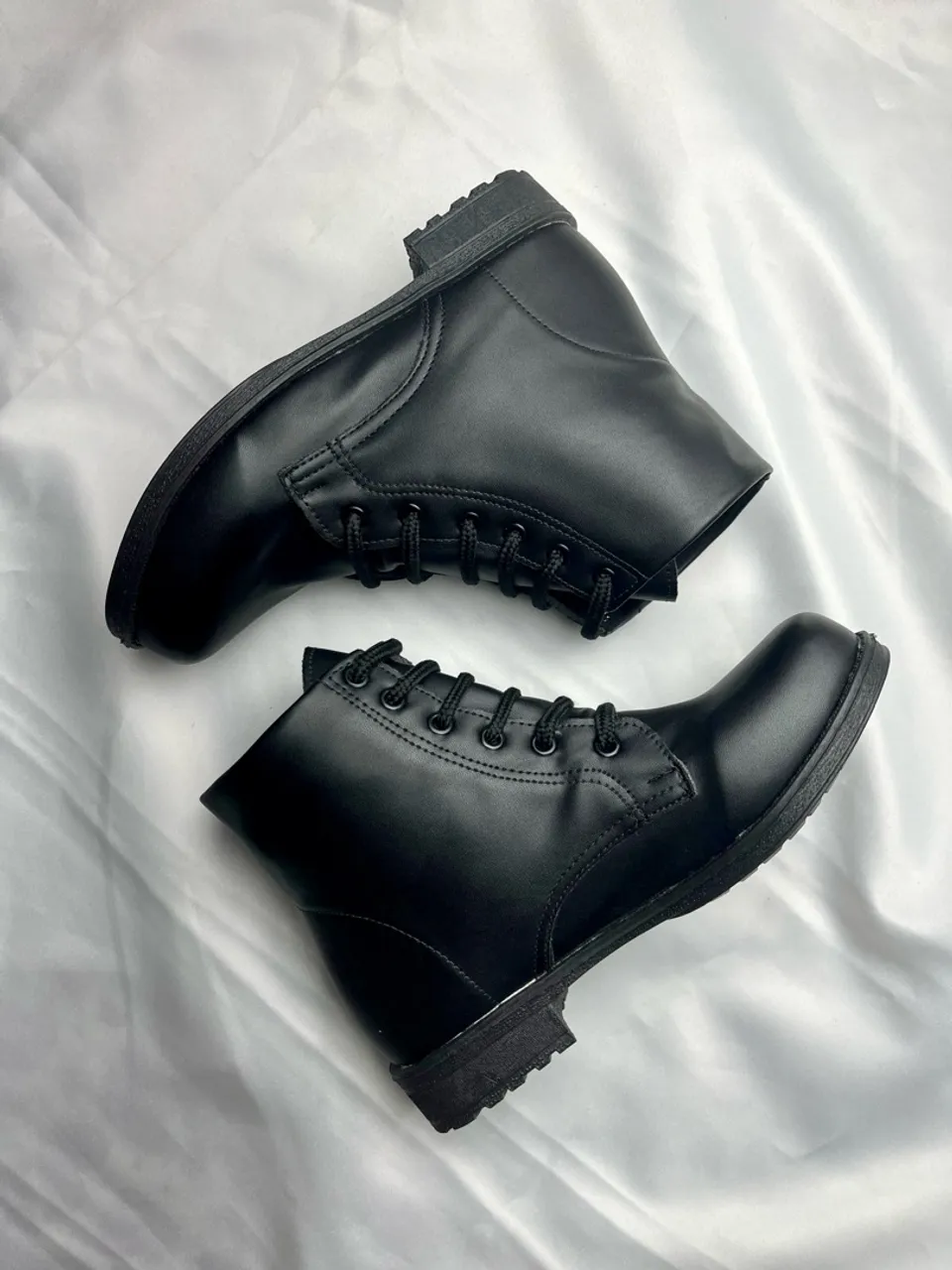 Bota Coturno Feminino Salto Baixo Conforto Blogueira