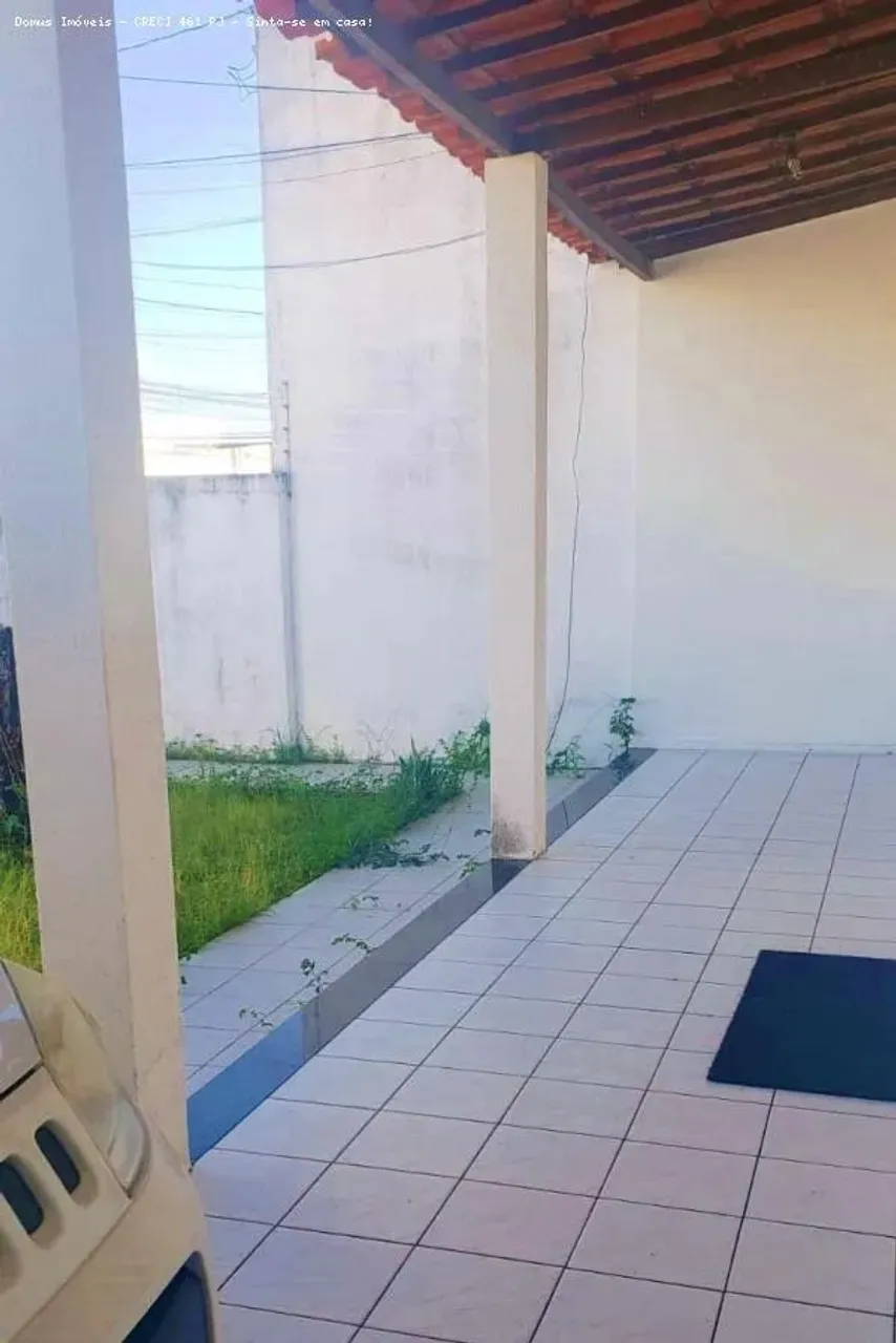 Casa localizada no Bairro São José com 6 Quartos.