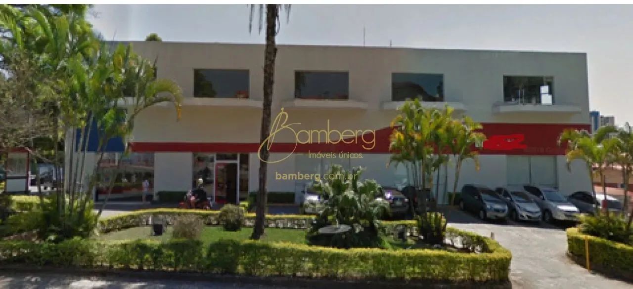 Prédio Comercial em Esquina de corredor principal do Butantã