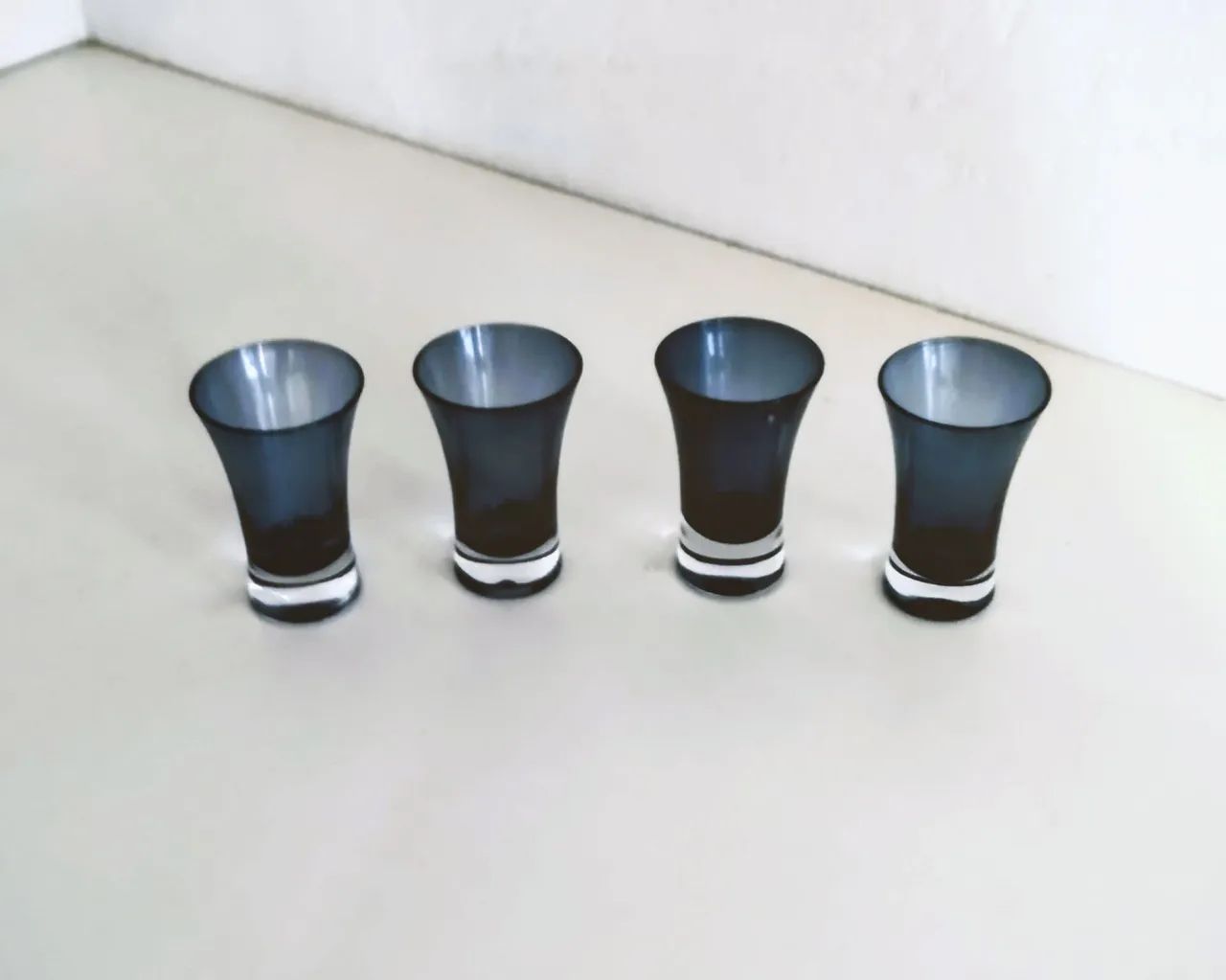 Conjunto de 4 Copinhos de Cristal Azul Vintage