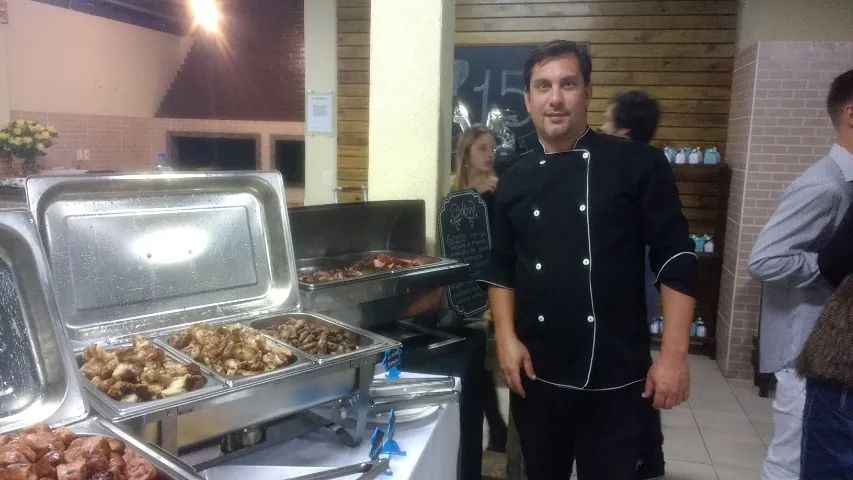 Churrasqueiro a Domicilio Para Festas e Eventos - Foto 2