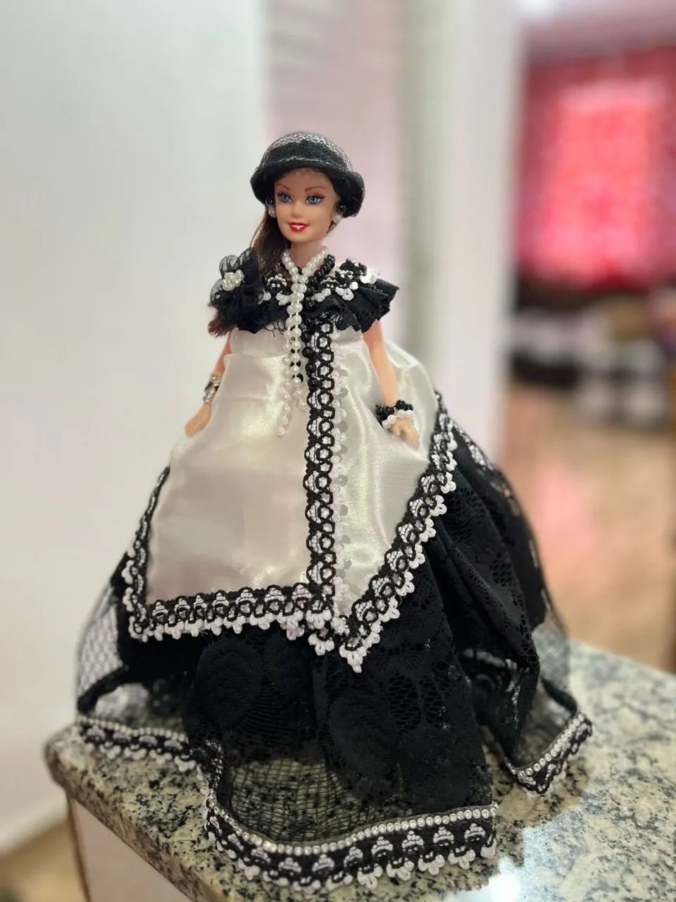 Boneca Barbie em vestido de festa - Foto 5
