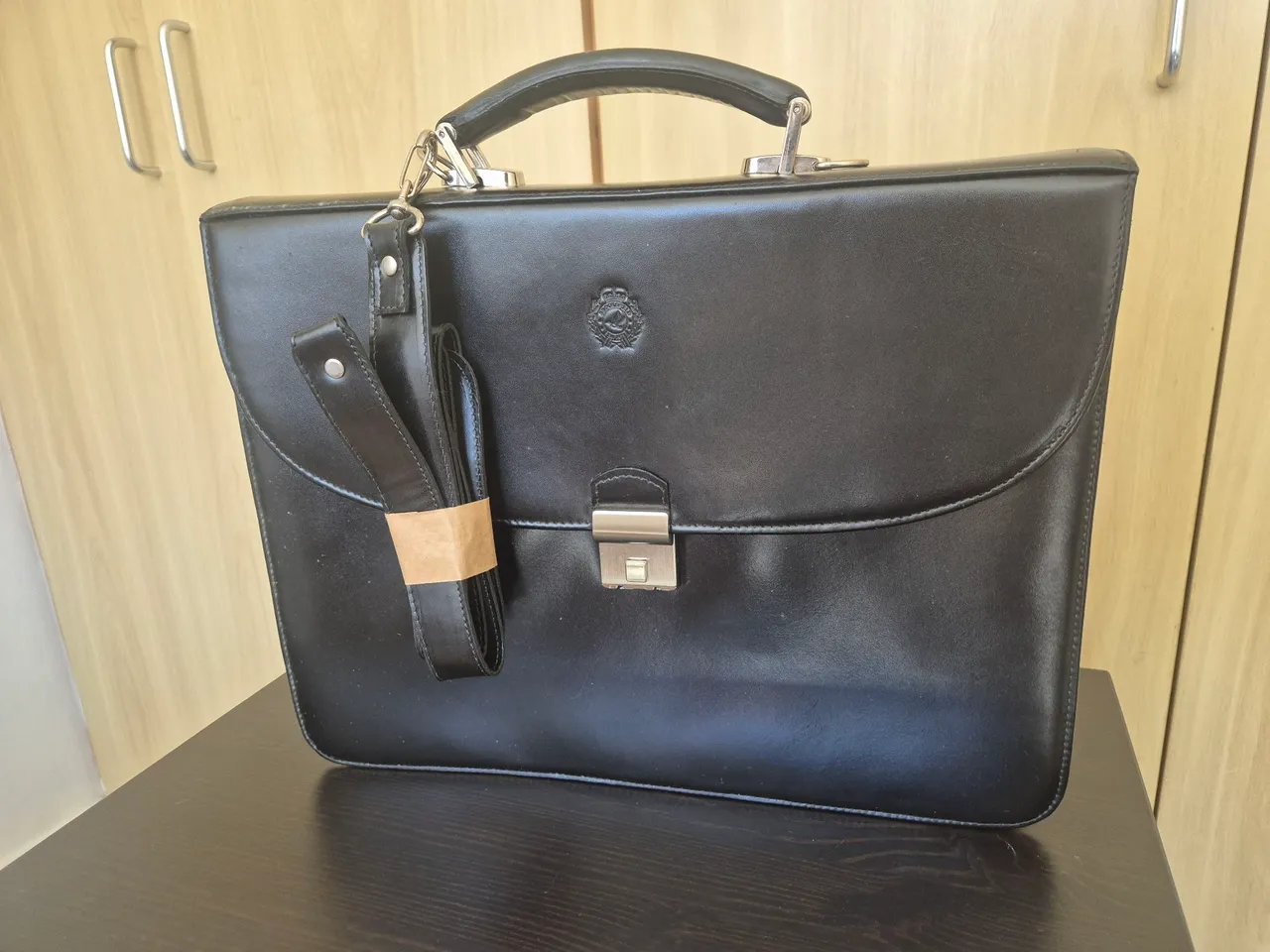 Maleta Executiva Brooksfield em Couro - Elegância e Organização
