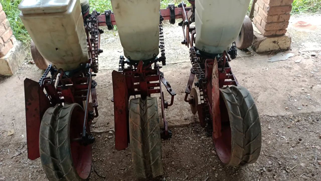 Plantadeira de Sementes Agrícola Jumil 3 linhas - Foto 3