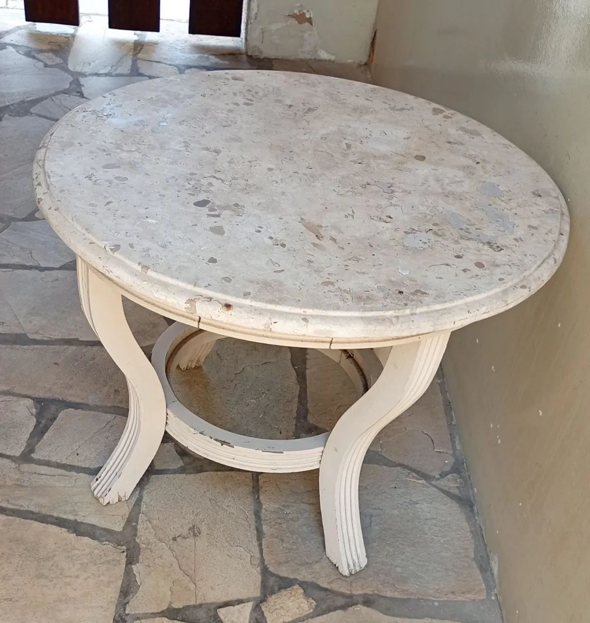 Mesa de centro em madeira maciça com tampo em granito 64169287358723121