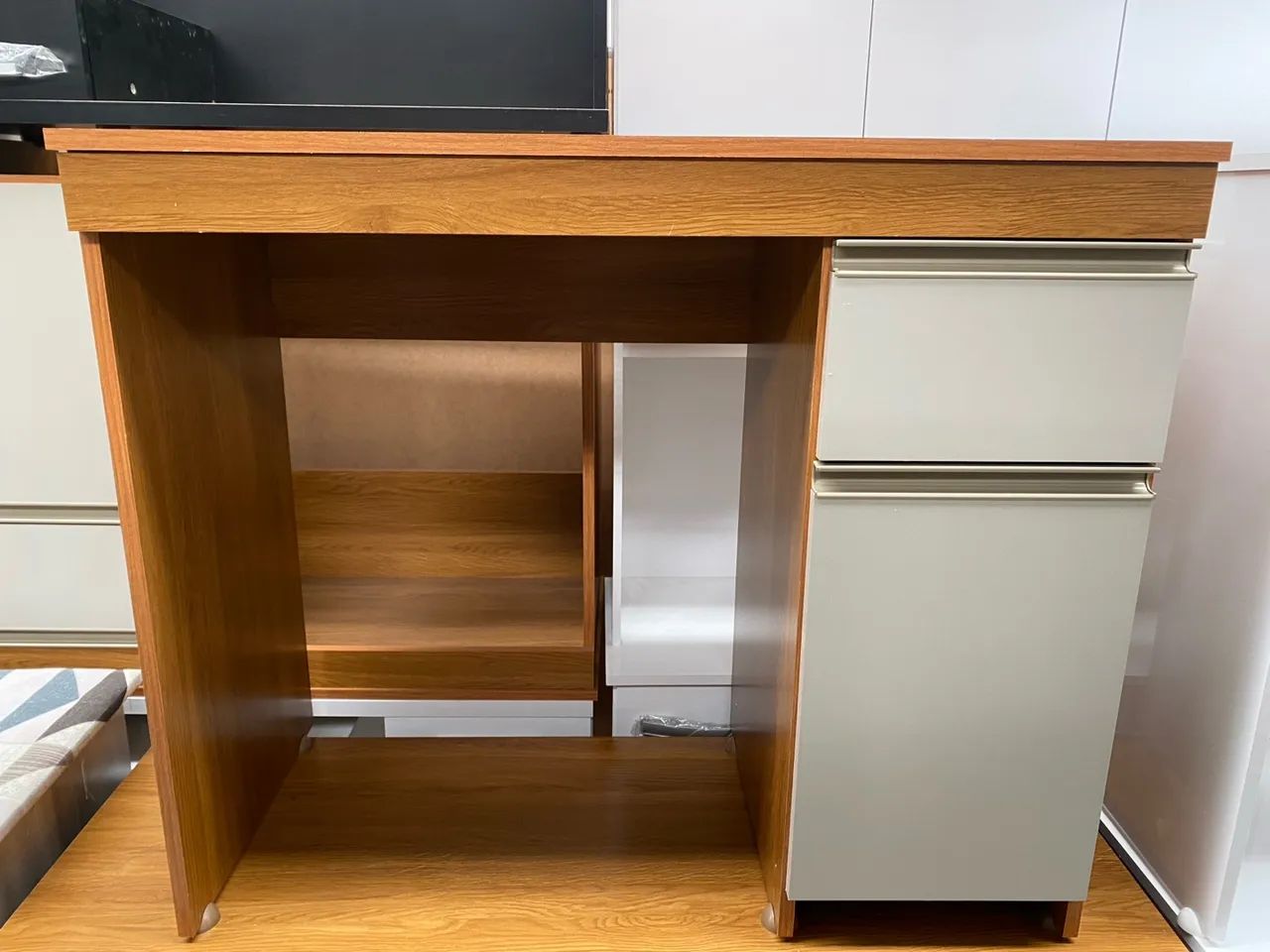 Escrivaninha 90cm  com Gavetas - entrego 