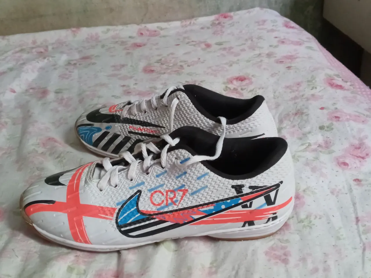 Chuteira Nike Phantom CR7