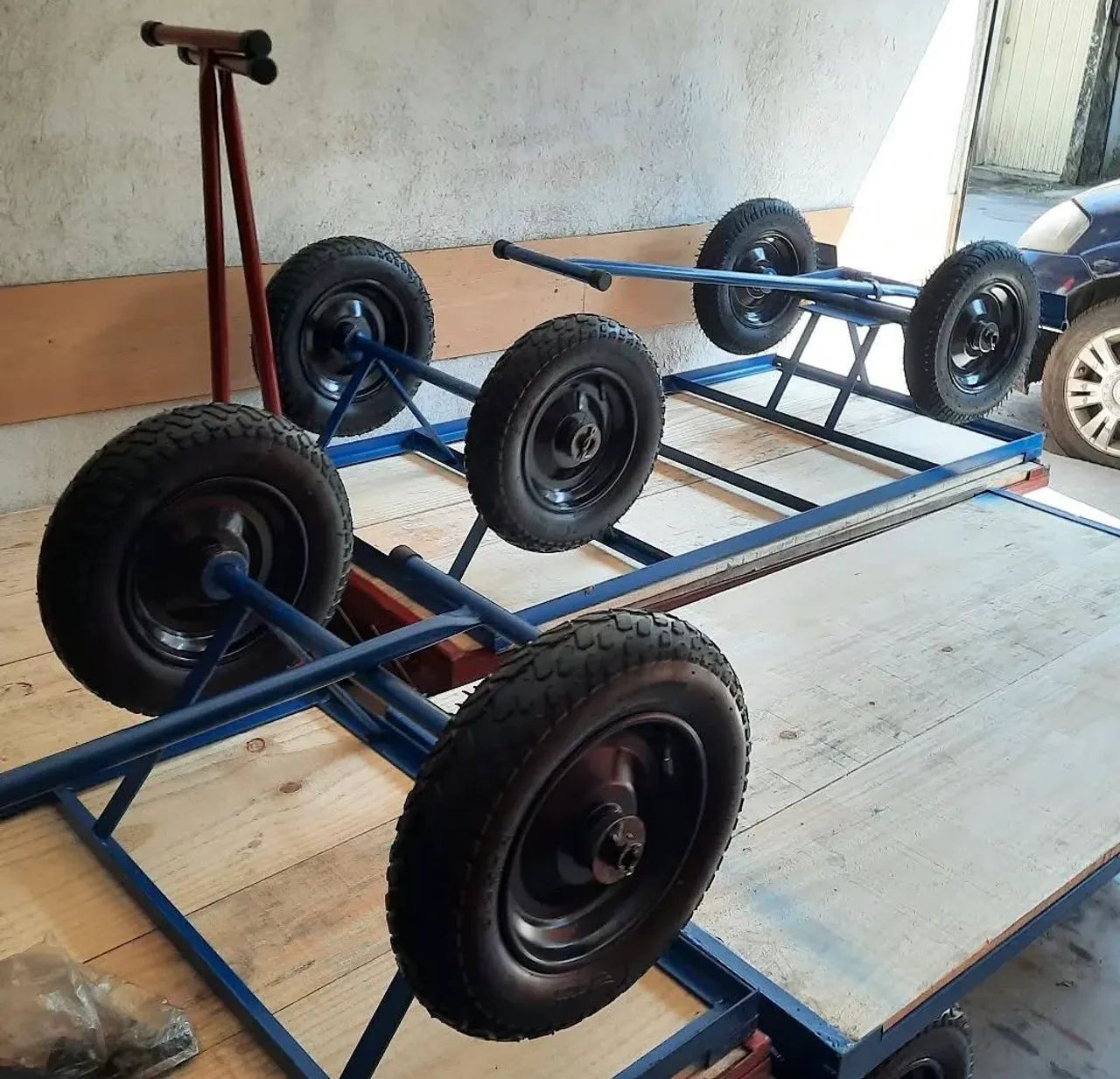 IMPERDÍVEL!!! CARRINHO PLATAFORMA - Foto 2