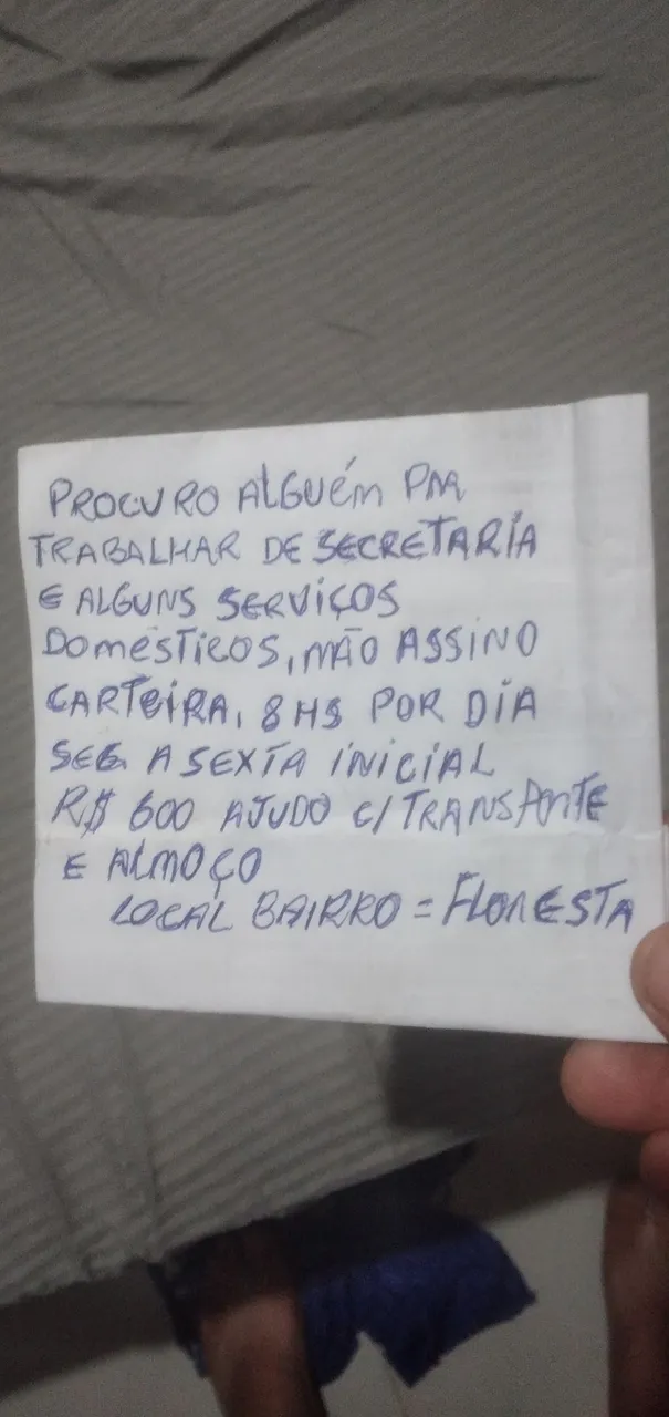 Preciso de alguém pra trabalhar de secretaria