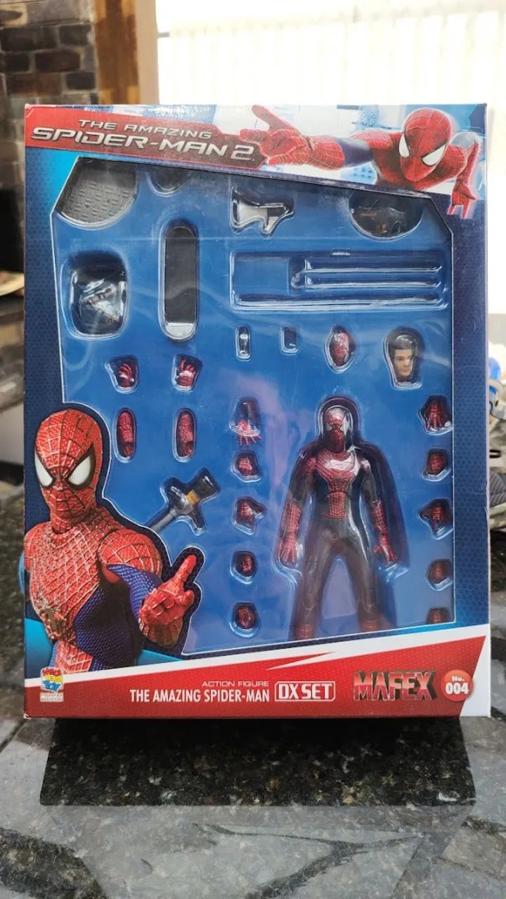 Homem Aranha Mafex Amazing 2 Versão Deluxe Com parede Magnética