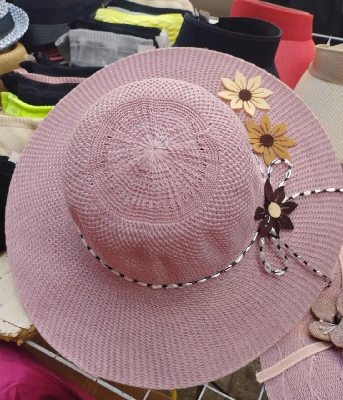 CHAPÉU FEMININO DE PRAIA - ELEGANTE E ESTILOSO** ? ? **Entrega GRÁTIS em Goiânia, Aparec - Foto 2