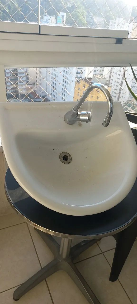 Pia e torneira ceramica branca - Foto 4