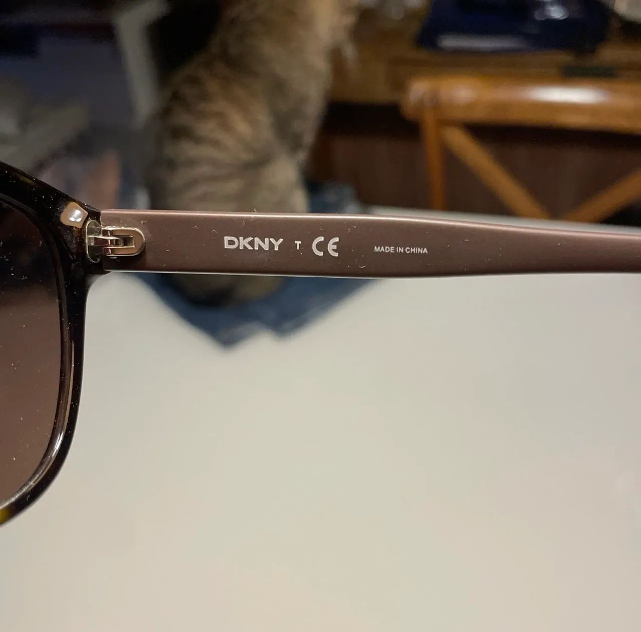 Óculos de Sol Feminino DKNY - Foto 3