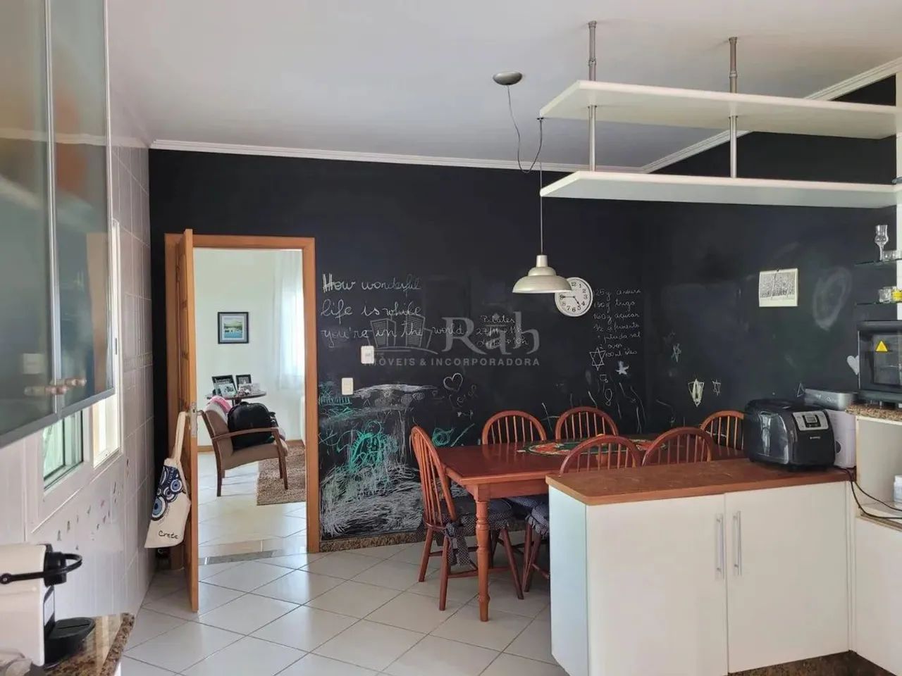 Casa 4 Dormitórios na Praia dos Amores em Balneário Camboriú - Foto 5