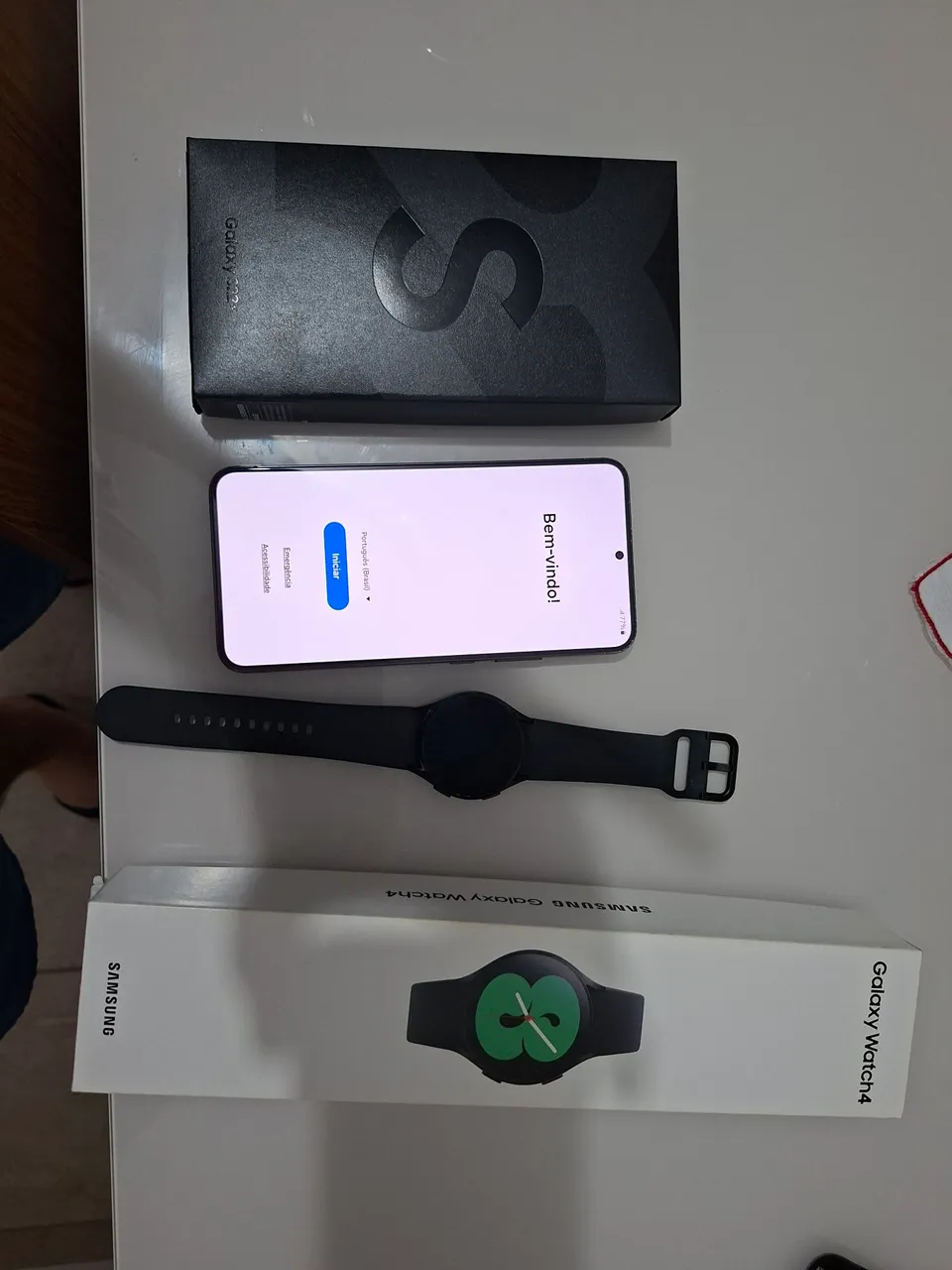 Celular smartphone Samsung s22 plus 128 gb e relógio smartwhatch série 4