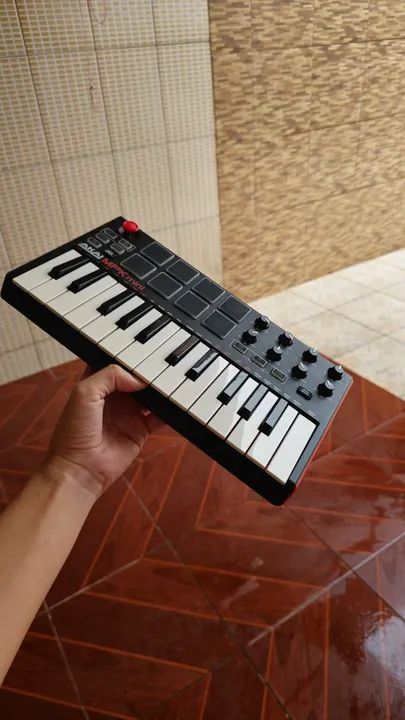 Teclado controlador Akai MPK Mini MkII