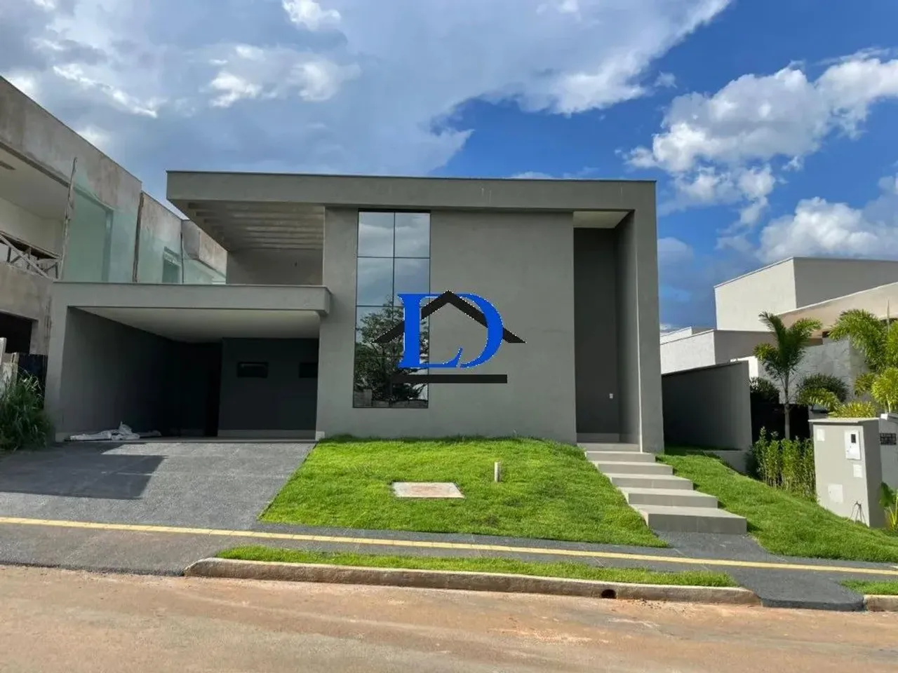 Imperdível! Casa em condomínio com 4 suítes e 235m² no Residencial Goiânia Golfe Clube, Go