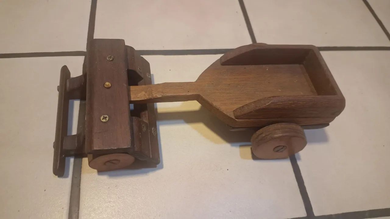 Carrinho de madeira decoração  - Foto 4