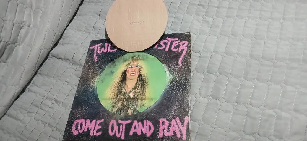 Combo 2 Lp Vinil Disco Conjunto Twisted Sister - Bom Estado - Foto 2