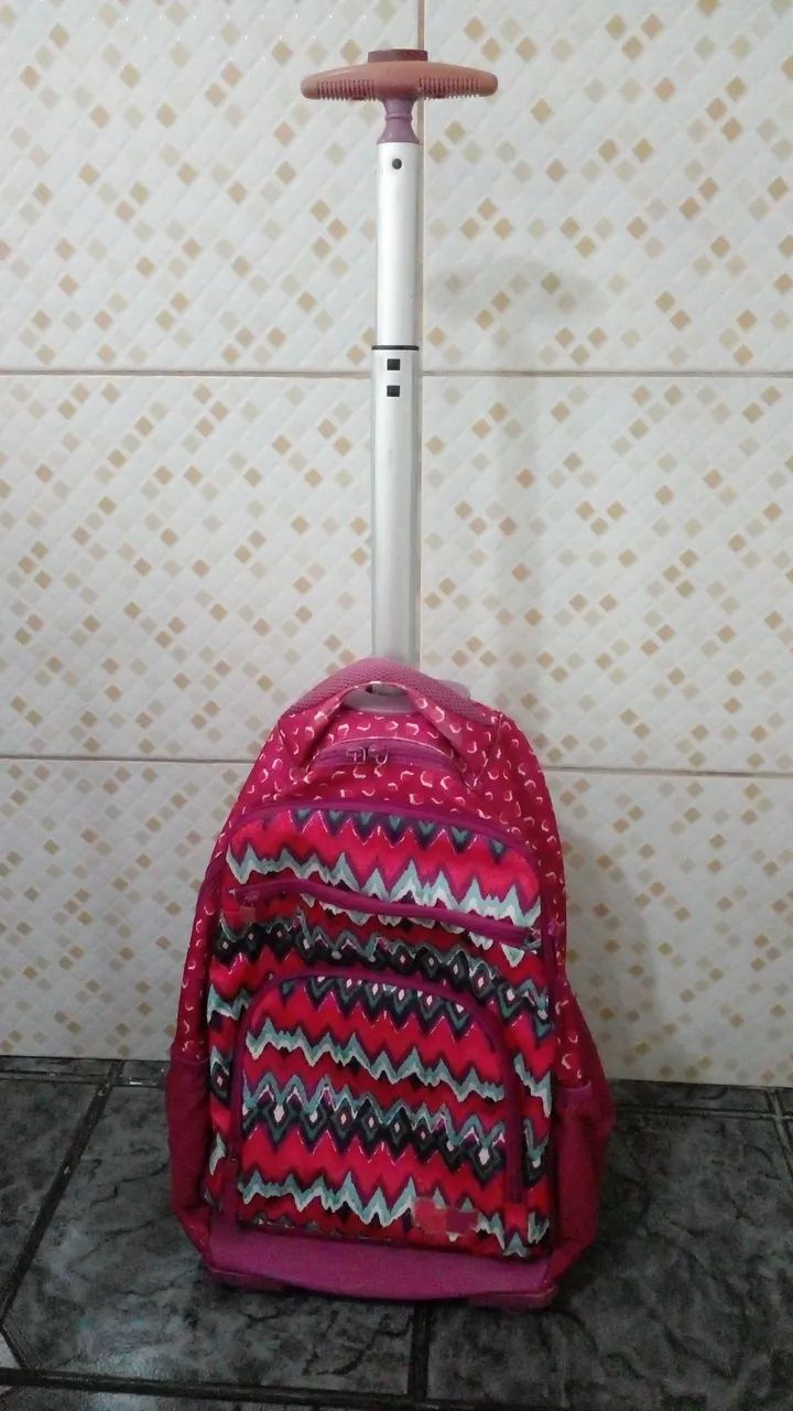 Mochila rosa com estampa floral - Foto 2