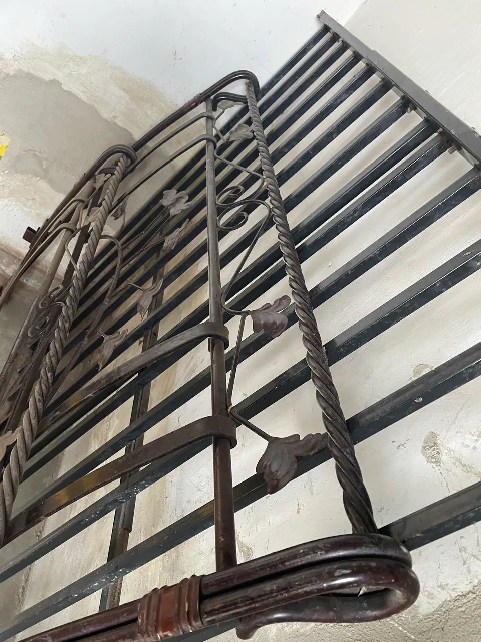 Cast Iron Bed64386068050562123