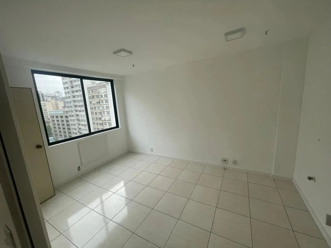 Imóvel para aluguel possui 28 metros quadrados em Icaraí - Niterói - RJ - Foto 3