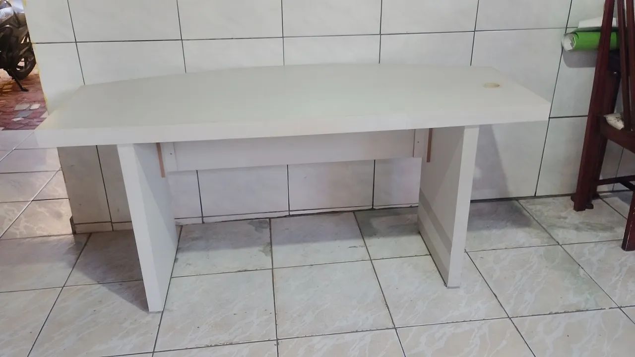 MESA DE ESCRITÓRIO E CADEIRA 