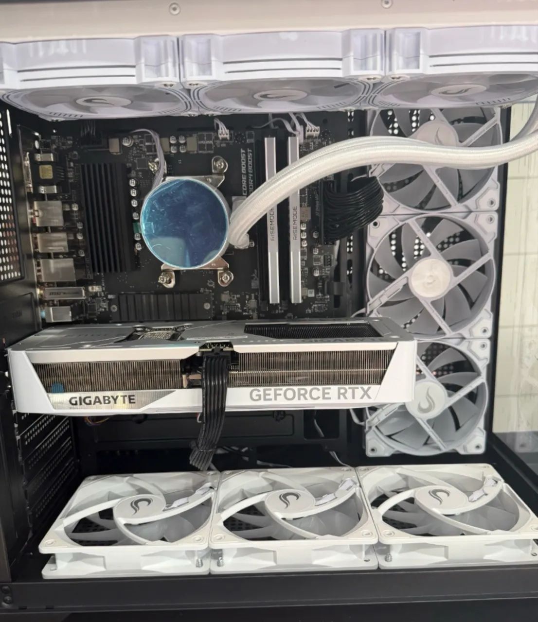 PC GAMER - RTX 5070 - Foto 2