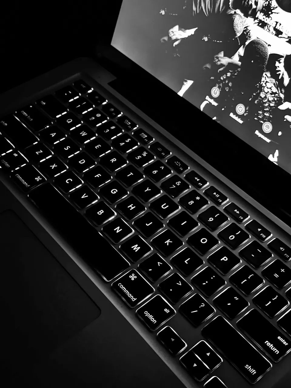 【貴重！！】Black Macbook MacBook Pro - Notebooks - Bom Parto, Maceió 1500358013 | OLX