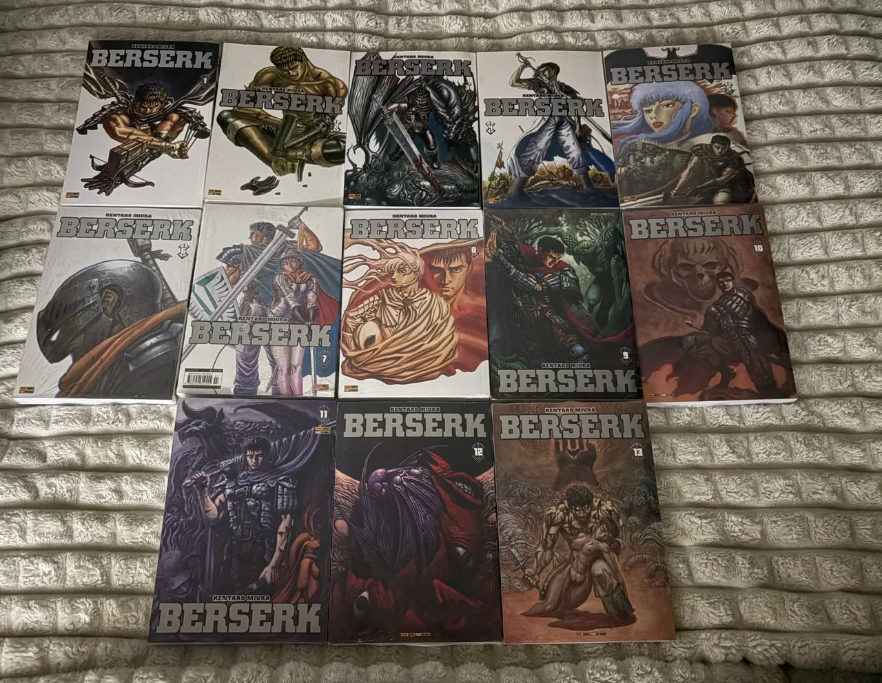 Berserk 1 ao 11 vários lacrados - Livros e revistas - Vila Nova