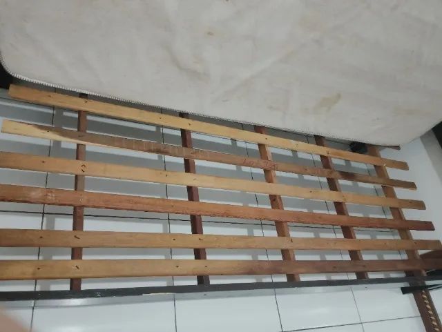 CAMA DE SOLTEIRO + COLCHÃO  - Foto 4