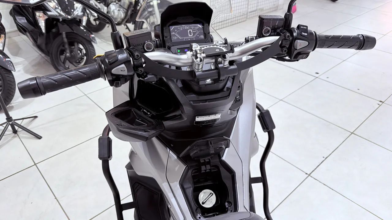 Honda Adv 150 - Foto 2