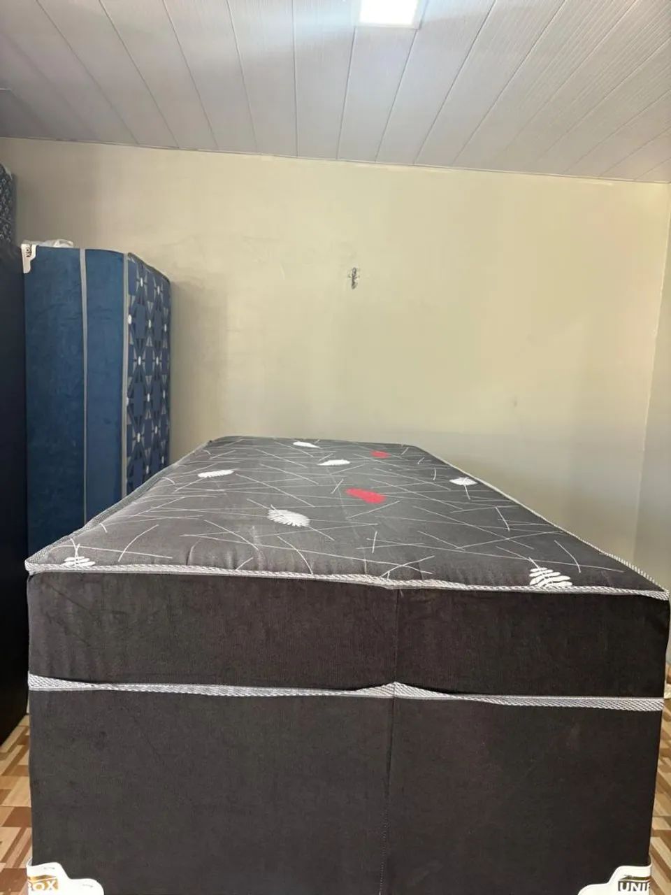 Cama box solteiro espuma 20cm, entrega grátis.