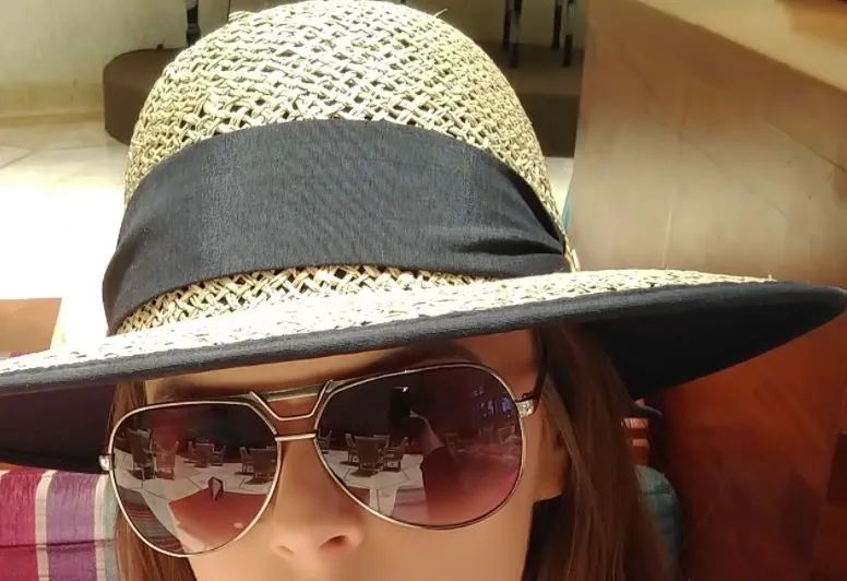 Óculos de sol feminino original em perfeito estado - Foto 5
