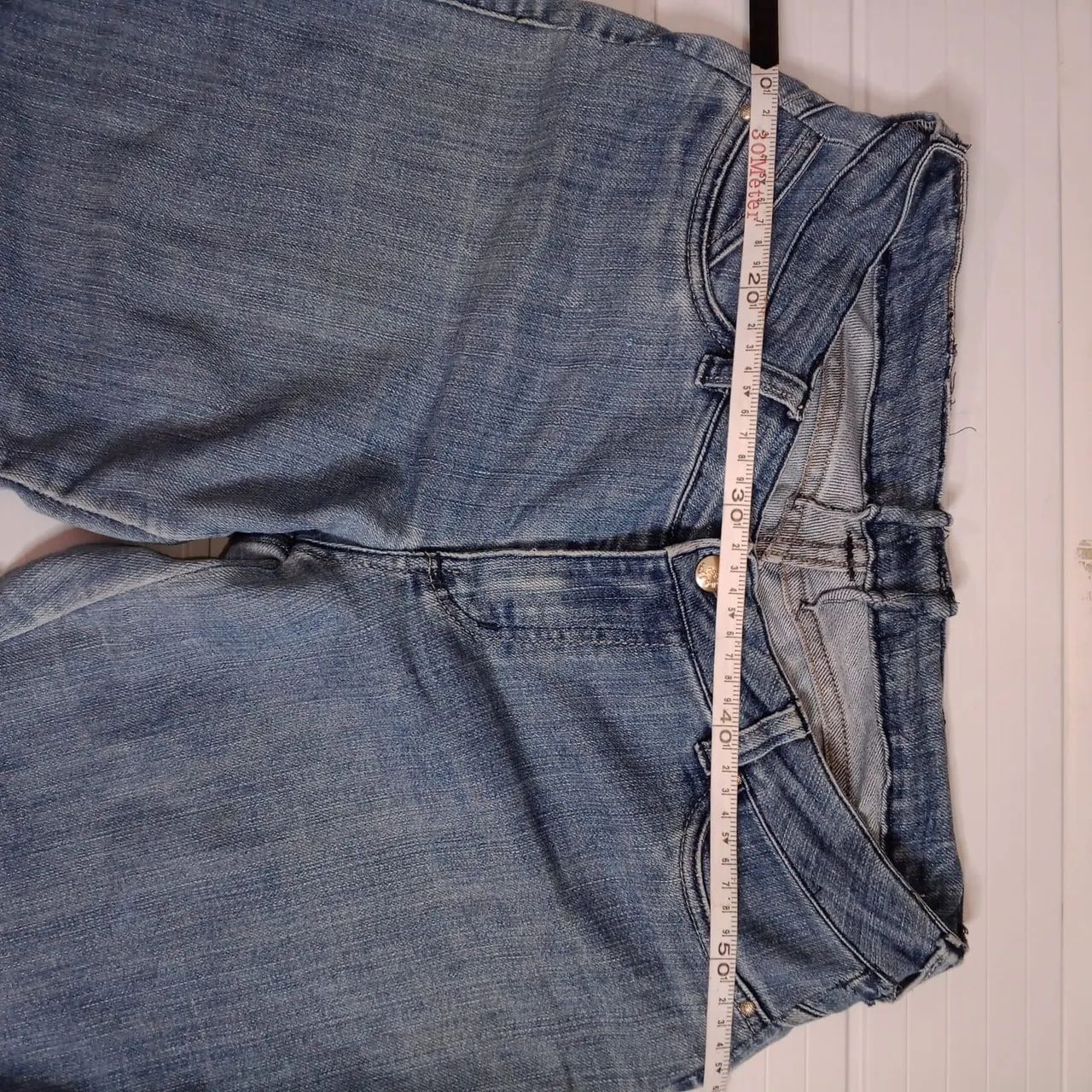Calça jeans feminina calça jeans azul usada  - Foto 2