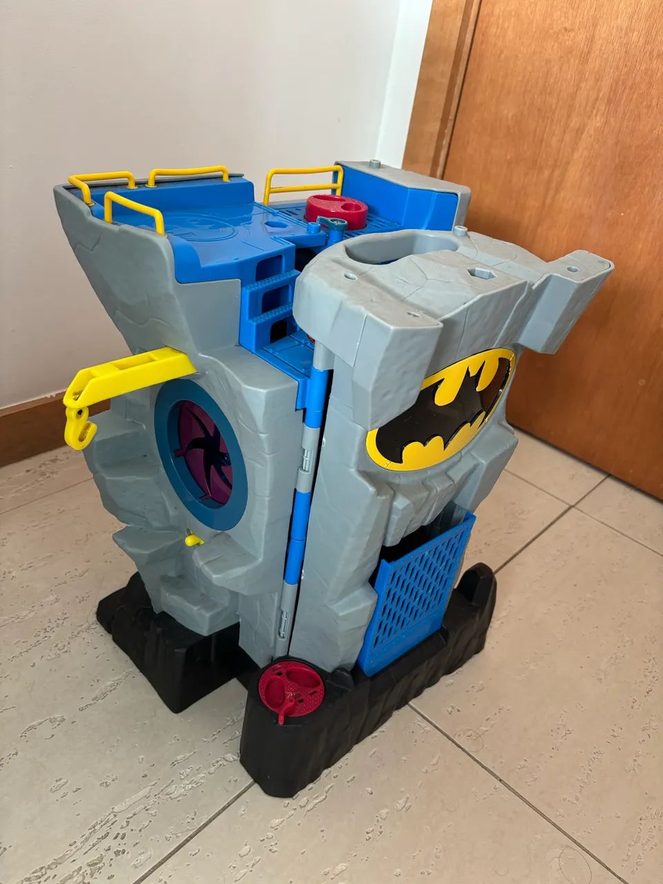 VENDO BAT CAVERNA - ÓTIMAS CONDIÇÕES  - Foto 4