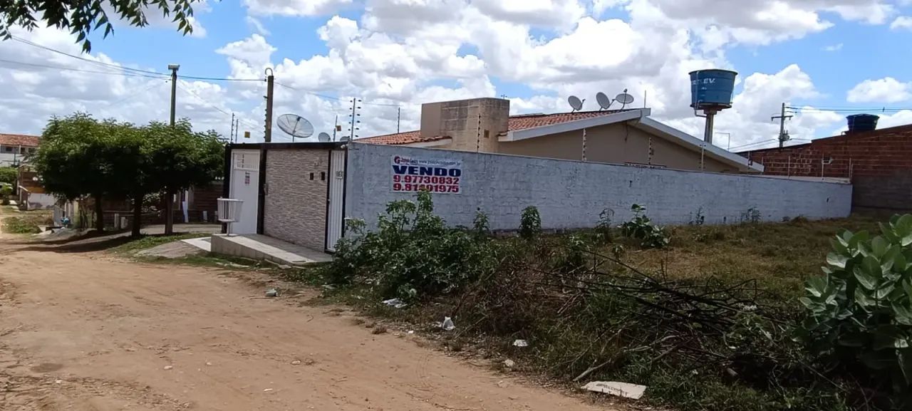 VENDO LINDA CASA COM 3 QUARTOS NA CIDADE DE LIMOEIRO / PE - Foto 2